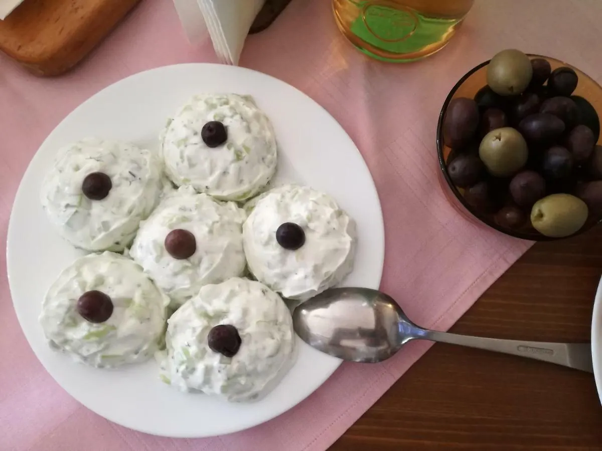 מלון בנסקו Mamin Kolio